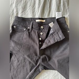 Levi’s Wedgie Skinny Distressed Button Fly